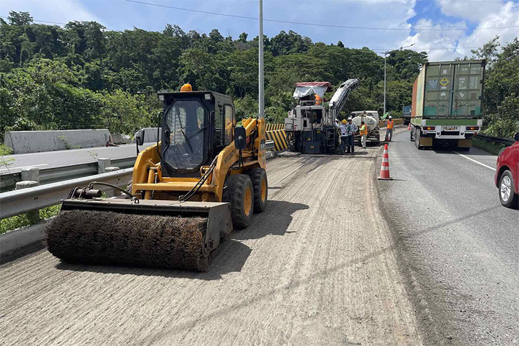 Subic Intersection Transport/Traffic Management News: Enhancement works ongoing at the ...